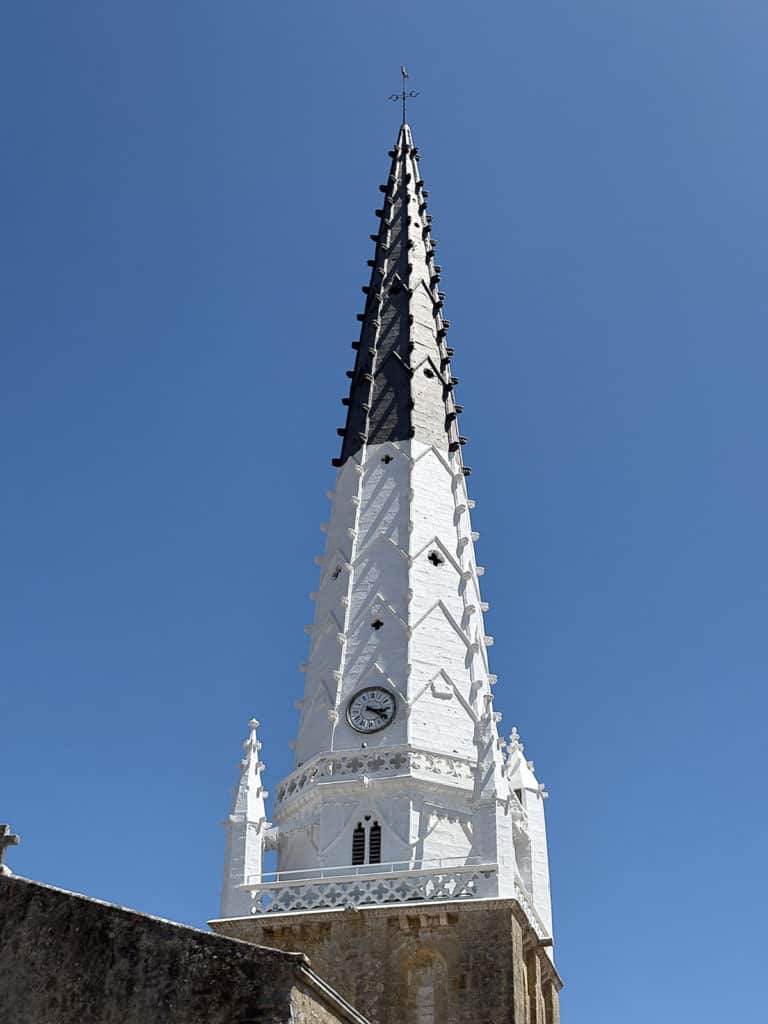 Église Saint Étienne sur l'île de Ré dans le petit village d'Ars en Ré